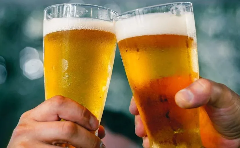 Cerveja: por que bebida vai ficar mais cara em 2022 com a guerra na Ucrânia