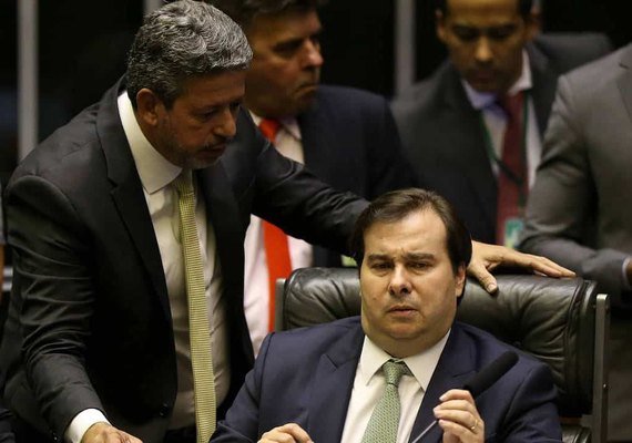 Arthur Lira e Rodrigo Maia se afastam após discussão, diz Folha