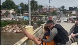 Vídeo: guarnição da PM salva jovem de 25 anos de suicídio em Viçosa