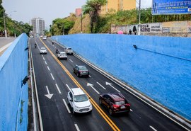 Serviços de sinalização avançam nas vias de Maceió