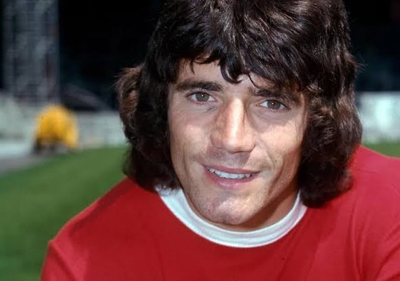 Kevin Keegan, ídolo inglês do Liverpool, morre aos 75 anos