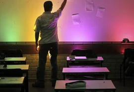Lei garante a professores plano de carreira e jornada reduzida