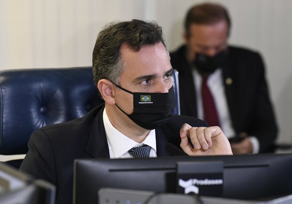 Rodrigo Pacheco oficializa criação de CPI da pandemia no Senado