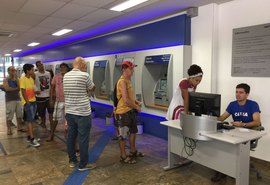 Bancos funcionam hoje e fecham nos dias 31 e 1º