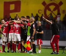 CRB bate Sampaio Corrêa e conquista a primeira vitória na Série B