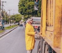Maceió: operação autua caminhões que circulam em horário irregular