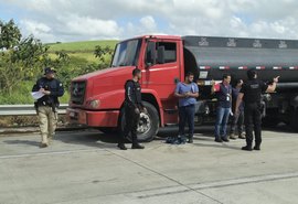 Polícia Civil atua em operação integrada para fiscalizar caminhões-tanque em Alagoas