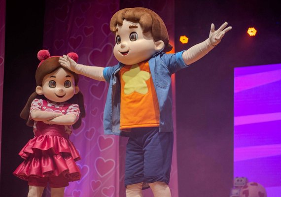 Show de bonecos dos irmãos Maria Clara e JP chega a Maceió