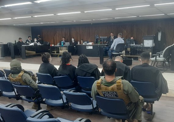 Júri popular condena acusados de torturar e matar jovem de 22 anos