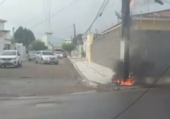 Incêndio em poste assusta moradores em município do agreste