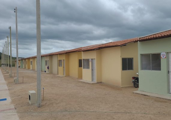 ﻿﻿Cacimbinhas festeja sua emancipação política com investimentos estaduais destinados para habitação