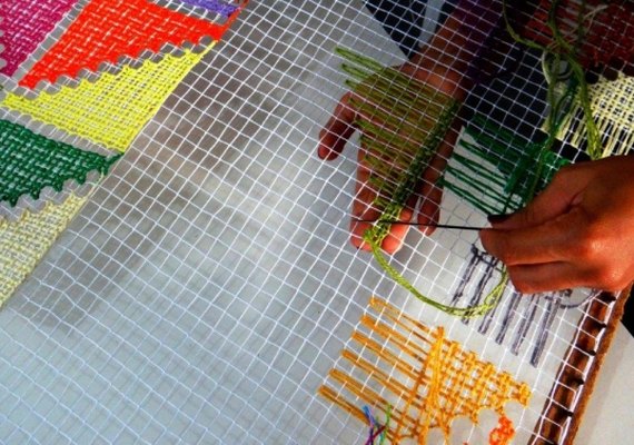 Pano dobrável produzido por artesãs da Barra Nova ganha Prêmio Objeto Brasileiro