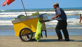 Edital seleciona ambulantes para trabalhar em praias de Maceió; veja como se inscrever