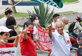 Candidato ao governo, professor Cícero participa de ato pela democracia e convoca alagoanos à luta
