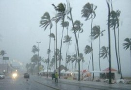Semarh alerta sobre possibilidade de fortes pancadas de chuva em Alagoas ainda nesta segunda (27)