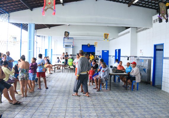 Escolas da rede estadual de ensino servem de abrigo em Maceió