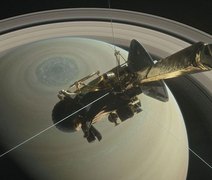 Chiado de plasma revela interação inédita entre Saturno e Encélado captada