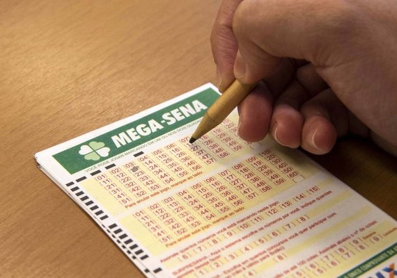Mega-Sena paga prêmio de R$ 2,5 milhões