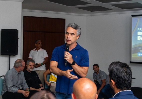 Trade turístico alagoano discute demandas da segurança com Rafael Brito