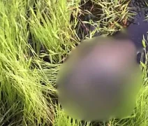 Corpo esquartejado é encontrado enrolado em lona em lago no interior de Alagoas