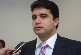 Rui Palmeira decide adiar reforma da previdência estadual