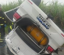 Mulher morre em colisão entre carro e caminhão, em Pilar