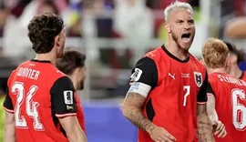 Áustria encerra jejum de 36 anos e estreia com vitória na Copa
