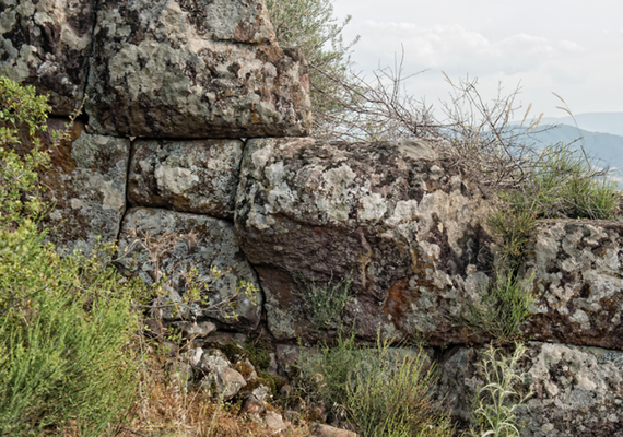 Arqueólogos descobrem possível santuário helenístico de 2.200 anos na Turquia