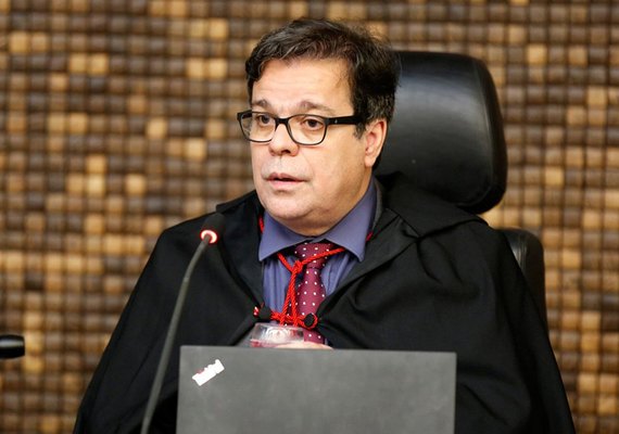 Presidente do TJAL recebe título de cidadão honorário de Maceió