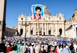 Carlo Acutis é canonizado no Vaticano e se torna o 1º santo da geração millennial