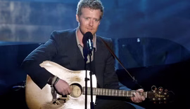 Glen Hansard, vencedor do Oscar por ‘Once’, morre em acidente de moto