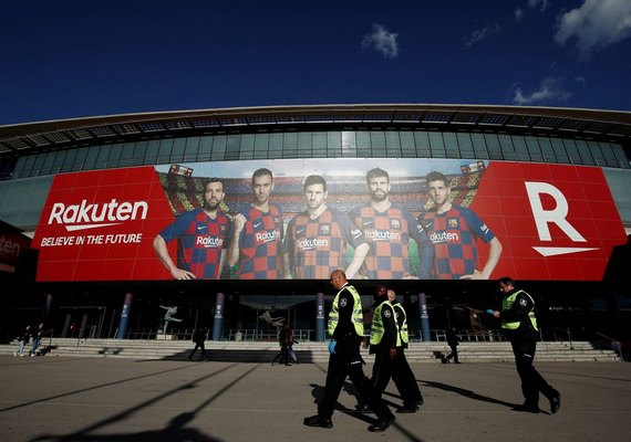 Barcelona marca exames de equipe principal para retomar treinos