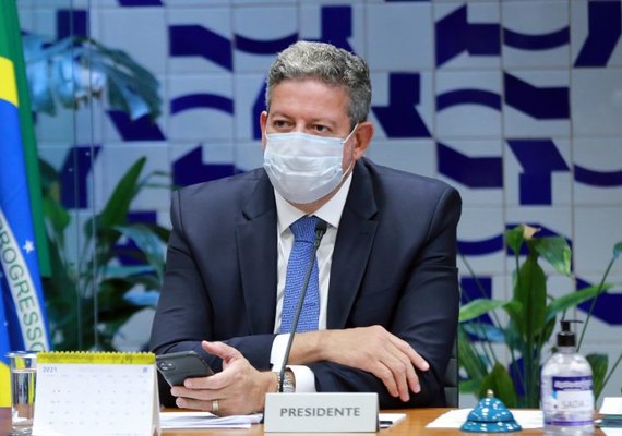 Arthur Lira virou protagonista em Alagoas seguindo os passos de Renan em Brasília