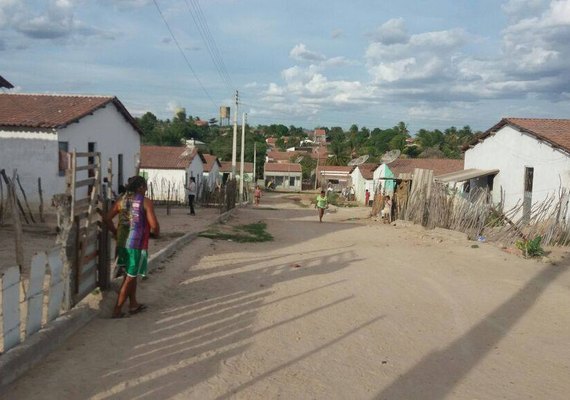 Corpo de homem é encontrado por populares na zona rural de Delmiro Gouveia