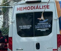 Van da Hemodiálise da Prefeitura de Maceió é flagrada levando crianças até partida de futebol
