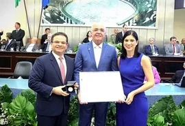 Sem cargo, mas com muito prestígio: a homenagem a FF na Assembleia