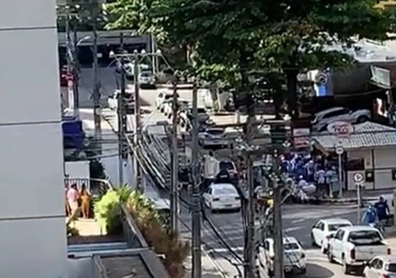 Funcionário de lanchonete na Ponta Verde é agredido por torcedores do CSA