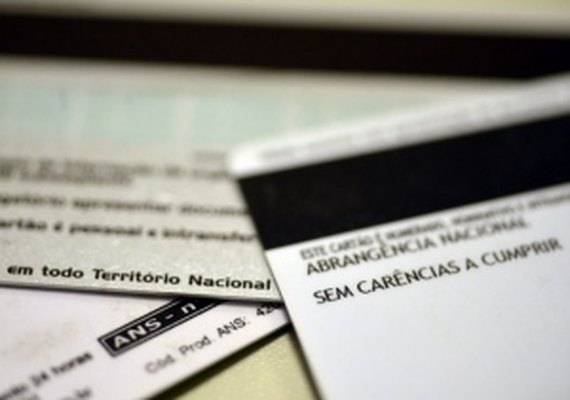 Alagoanos cortam gastos e mais de 3,4 mil cancelam plano de saúde