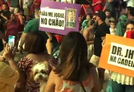 Protesto contra Dr.JHC marca abertura de natal em Maceió