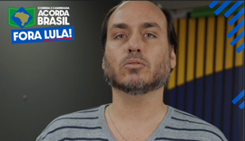 Carlos Bolsonaro confirma presença em ato-corrida em Maceió