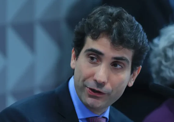 Galípolo diz que Banco Central “não briga com dados” e reafirma compromisso com meta de 3%