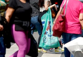 Crise no varejo brasileiro se agrava com juros altos e modelo físico esgotado