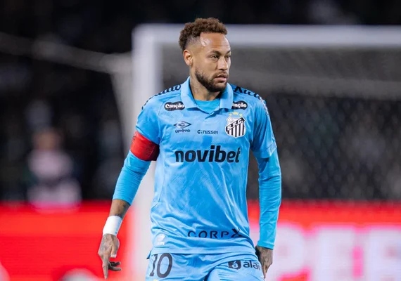Neymar cai em mais uma provocação e retruca torcedor do Coritiba