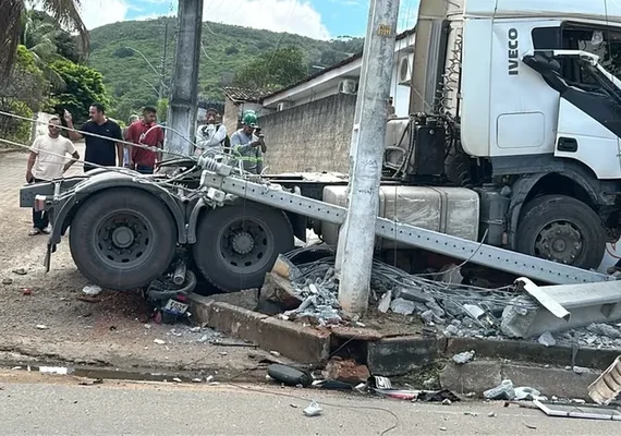 Motociclista morre após ser atingida por caminhão em Palmeira dos Índios