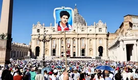 Carlo Acutis é canonizado no Vaticano e se torna o 1º santo da geração millennial
