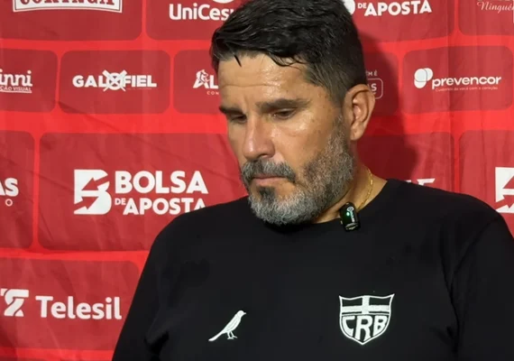 Eduardo Barroca recebe respaldo da diretoria do CRB e admite fase difícil