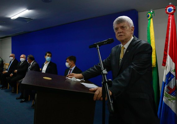 “Time segue”: governador interino deve fazer apenas “ajustes” na equipe