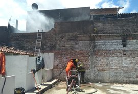 Risco de desabamento impede perícia em fábrica incendiada no Inocoop