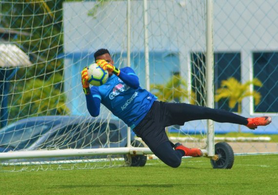 Jordi vive a melhor fase da carreira e tem sido impotante em arrancada do CSA