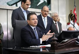 'Minha dívida com o parlamento alagoano é impagável', diz Marcelo Victor, ao ser reeleito presidente da ALE